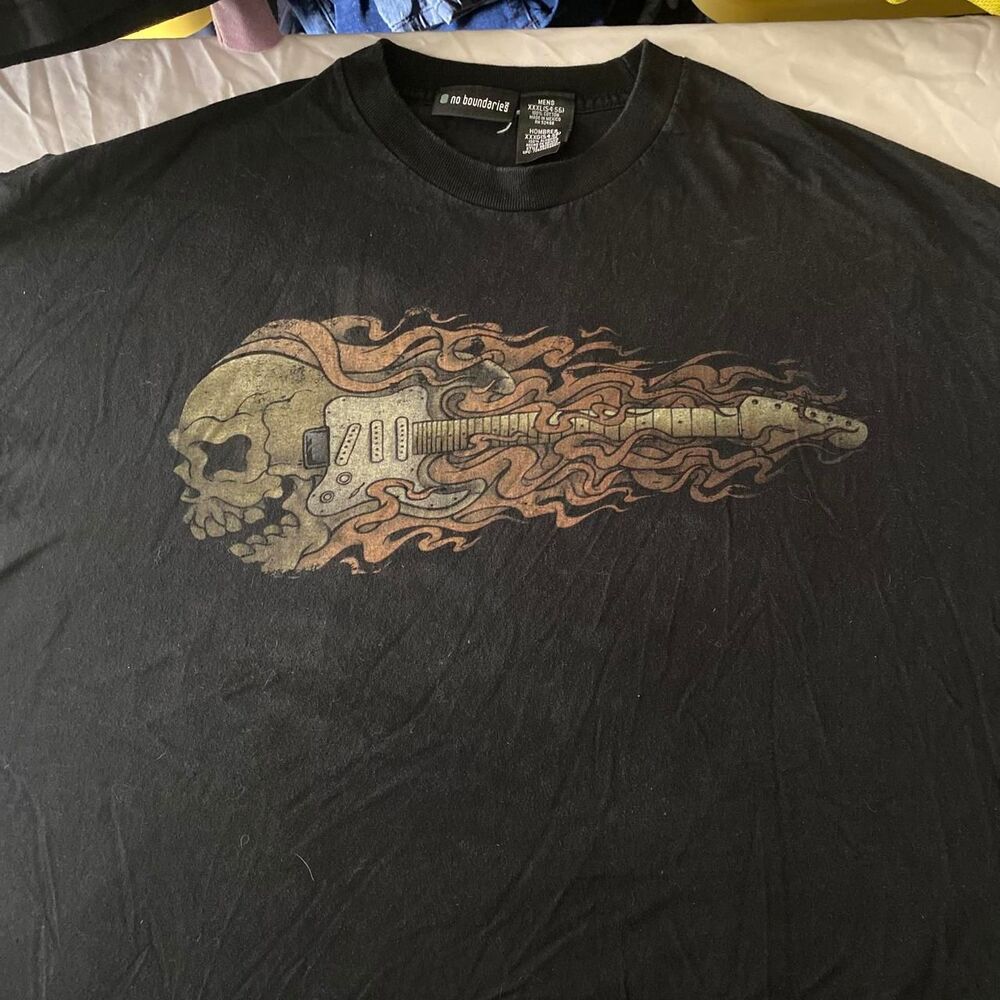 No-boundaries Men's Black Guitar T-shirt